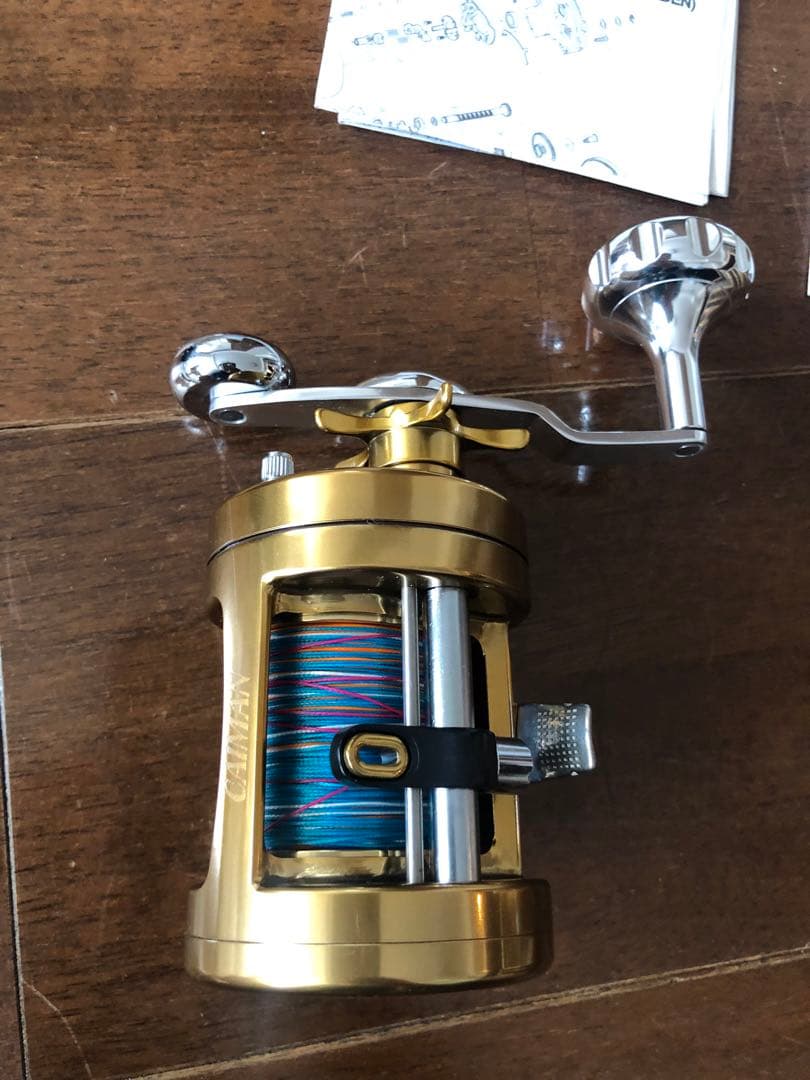 CAIMAN ゴールド ベイトリール