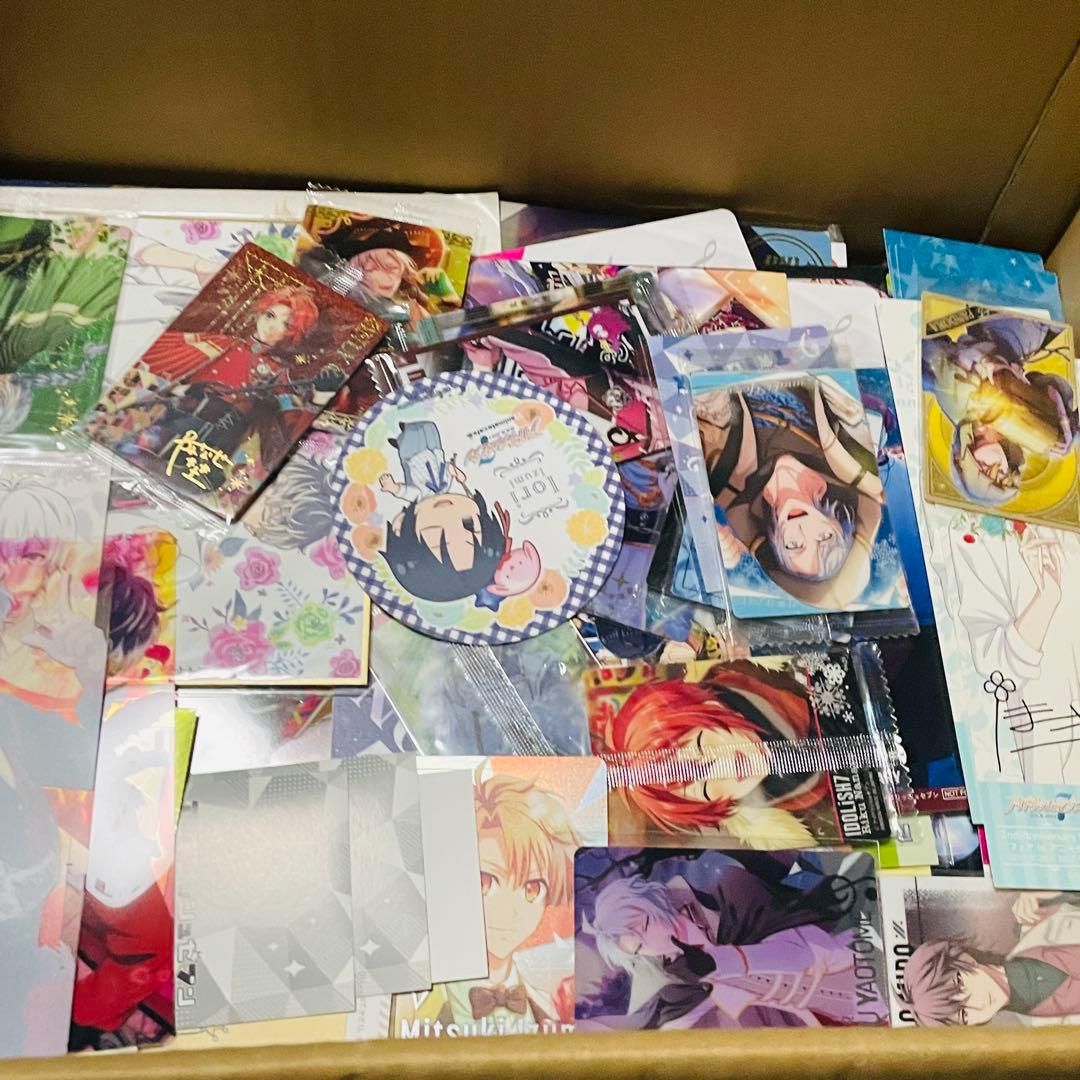 ノンジャンルアニメ紙物雑貨約580個まとめ売り　大量セット