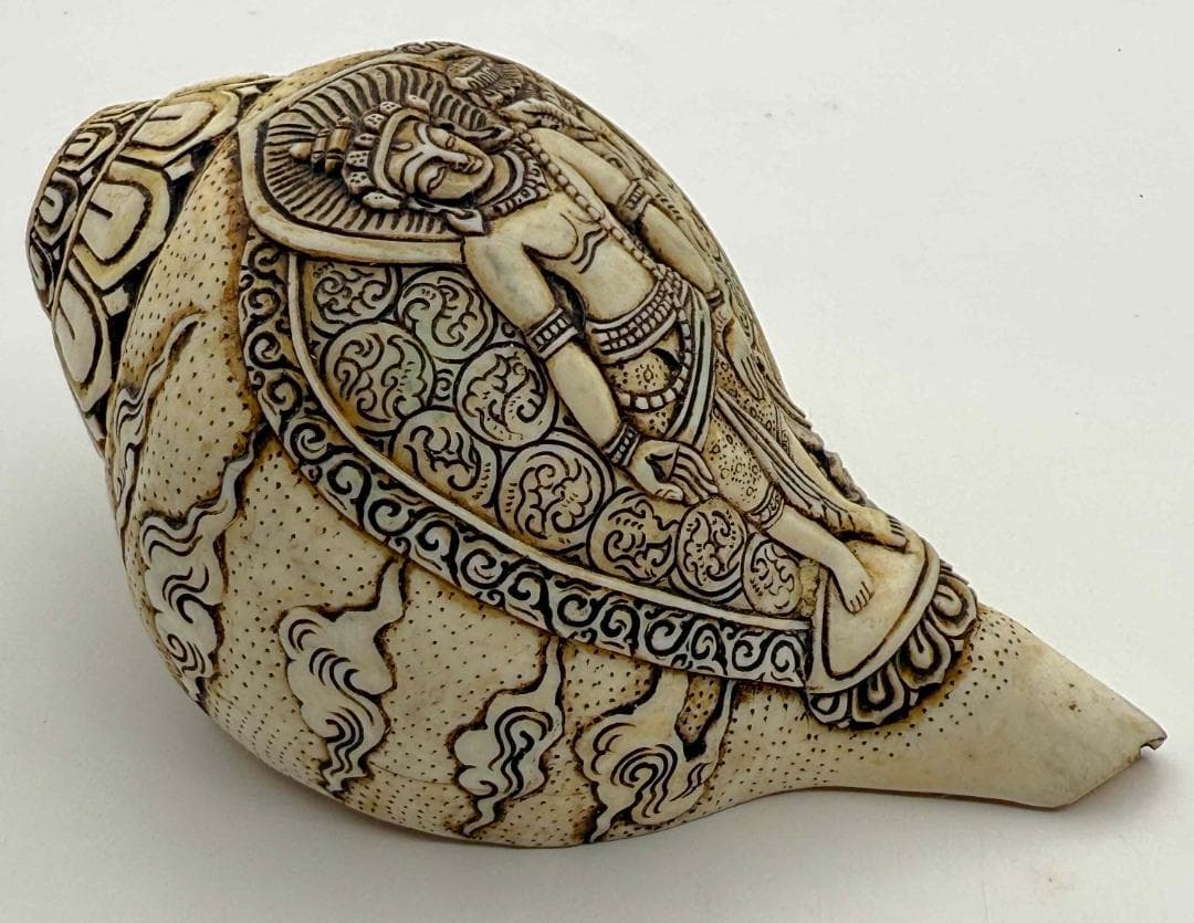 ◆チベット密教法具　法螺貝（シャンカ）パドゥマ・パーニ（蓮華手観音菩薩）