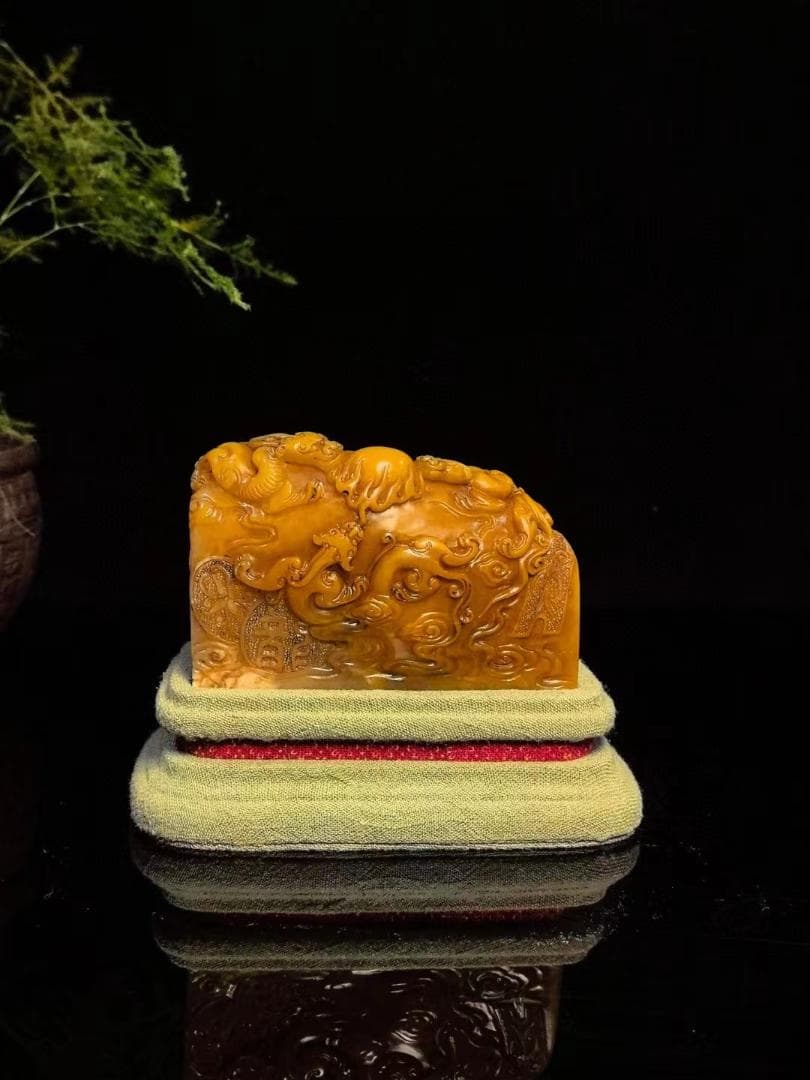 中国古美術・旧蔵寿山石瑞獣献宝の印鑑・手彫り・田黄石・風水・書道具・文房具・置物