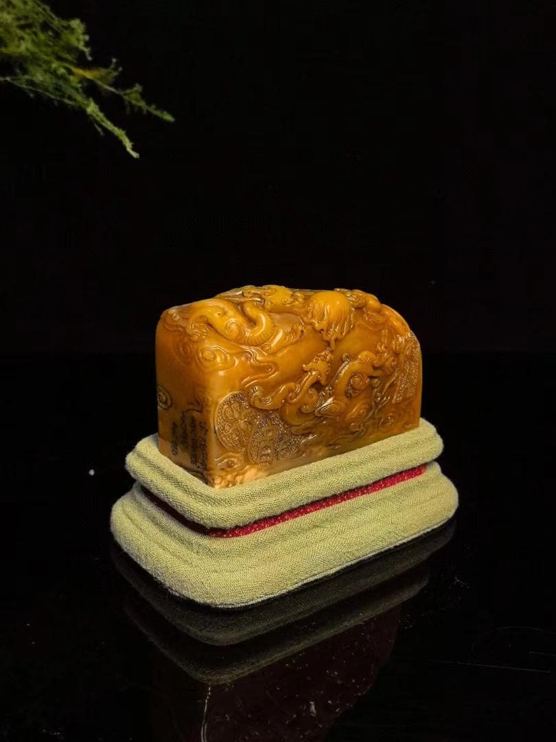 中国古美術・旧蔵寿山石瑞獣献宝の印鑑・手彫り・田黄石・風水・書道具・文房具・置物