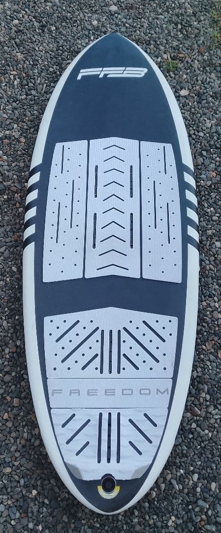 プローンフォイルボード　　45リッター フリーダム　RUBIX