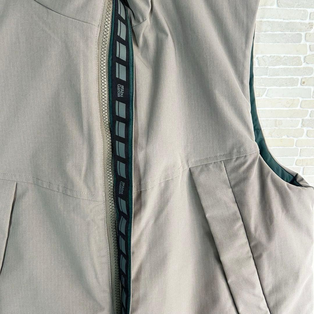 【Abu Garcia美品】マルチシーン対応 リバーシブル 撥水 中綿 ベスト