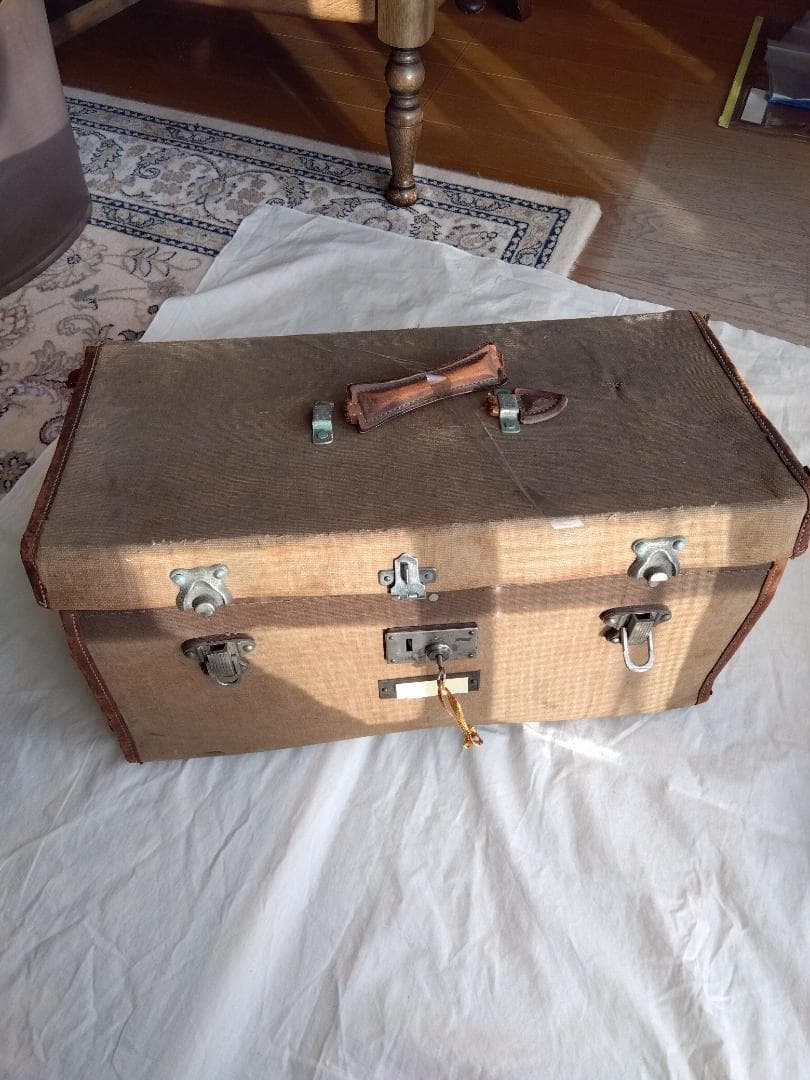 【レア中のレア】【ヴィンテージ】大礼帽と正肩章　海軍大佐　本物　ボロボロトランク