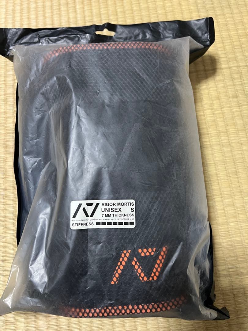 A7プロ系ニースリーブSサイズ未使用