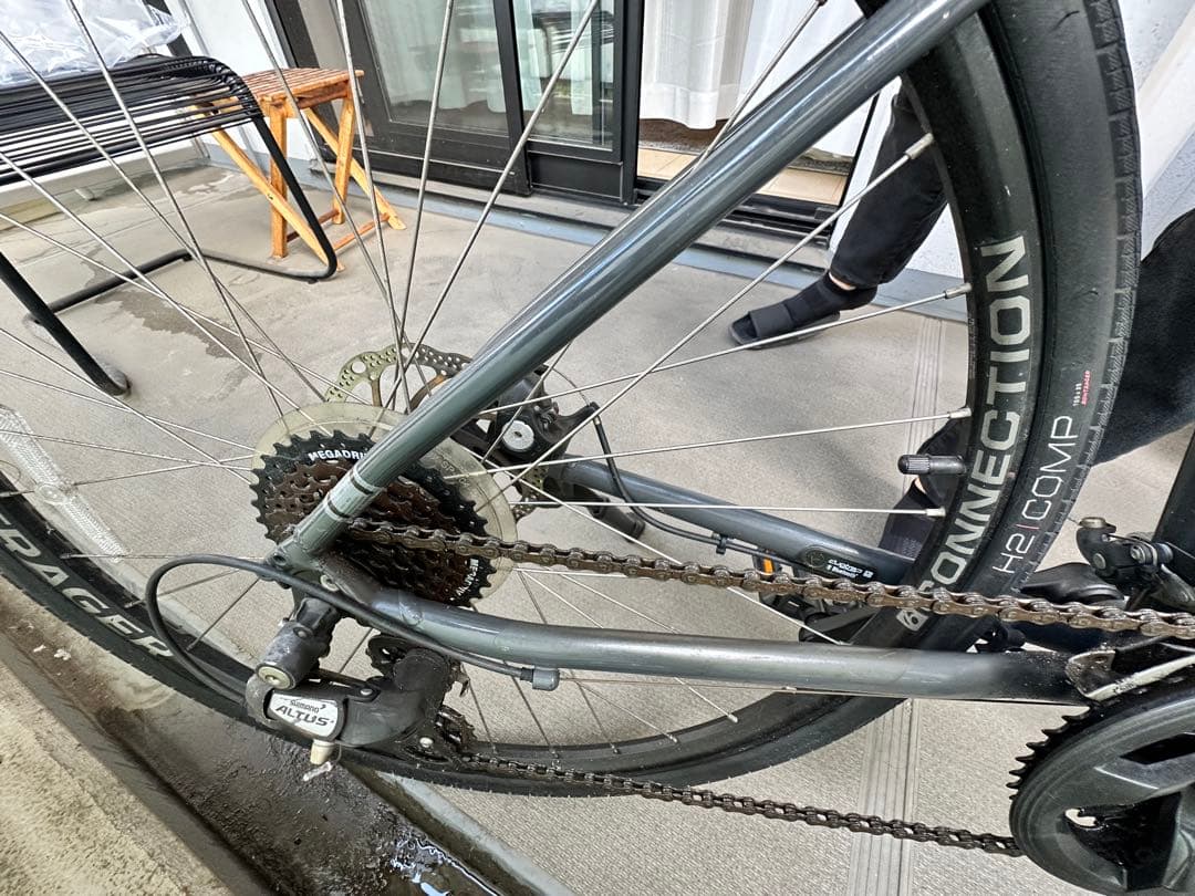 東京引き取り限定　TREK クロスバイク グレー　Mサイズ