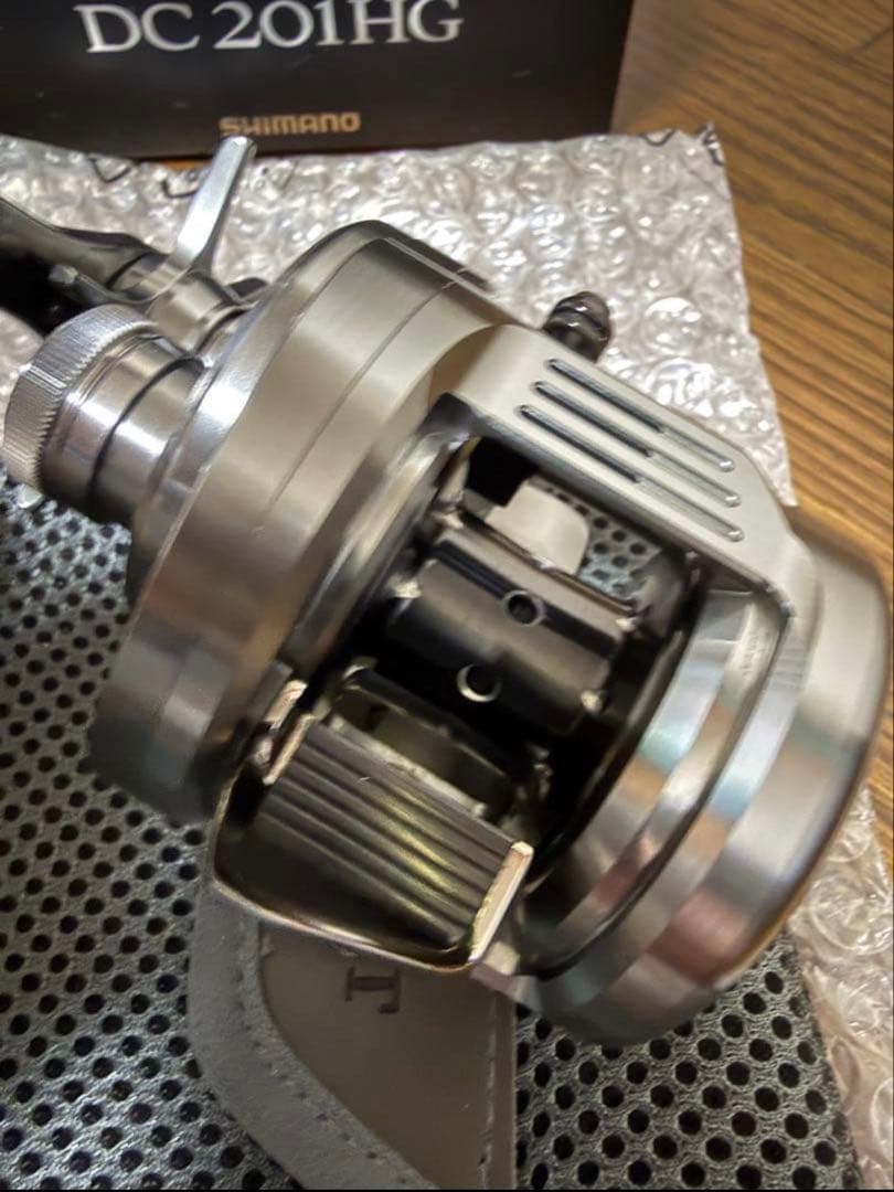 シマノ カルカッタコンクエストDC201 HG 左 SHIMANO ベイトリール