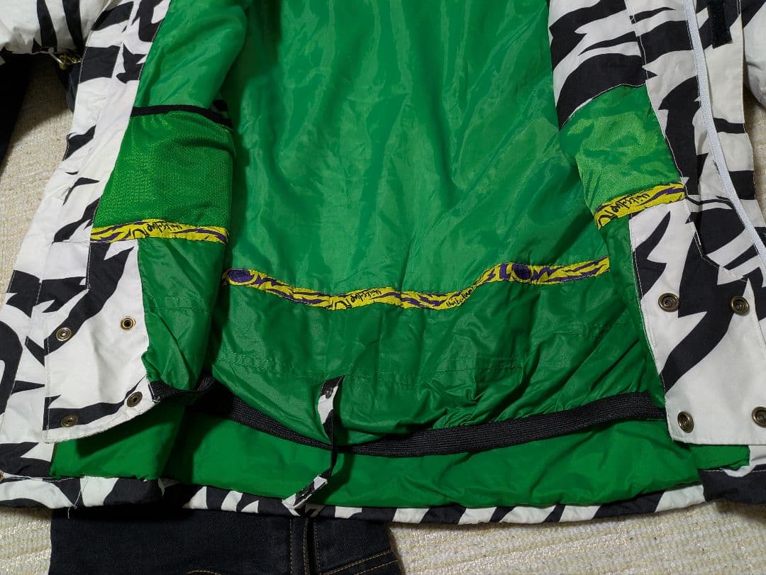 QUIKSILVERメンズスノボードスノボースキーウェア　サイズL