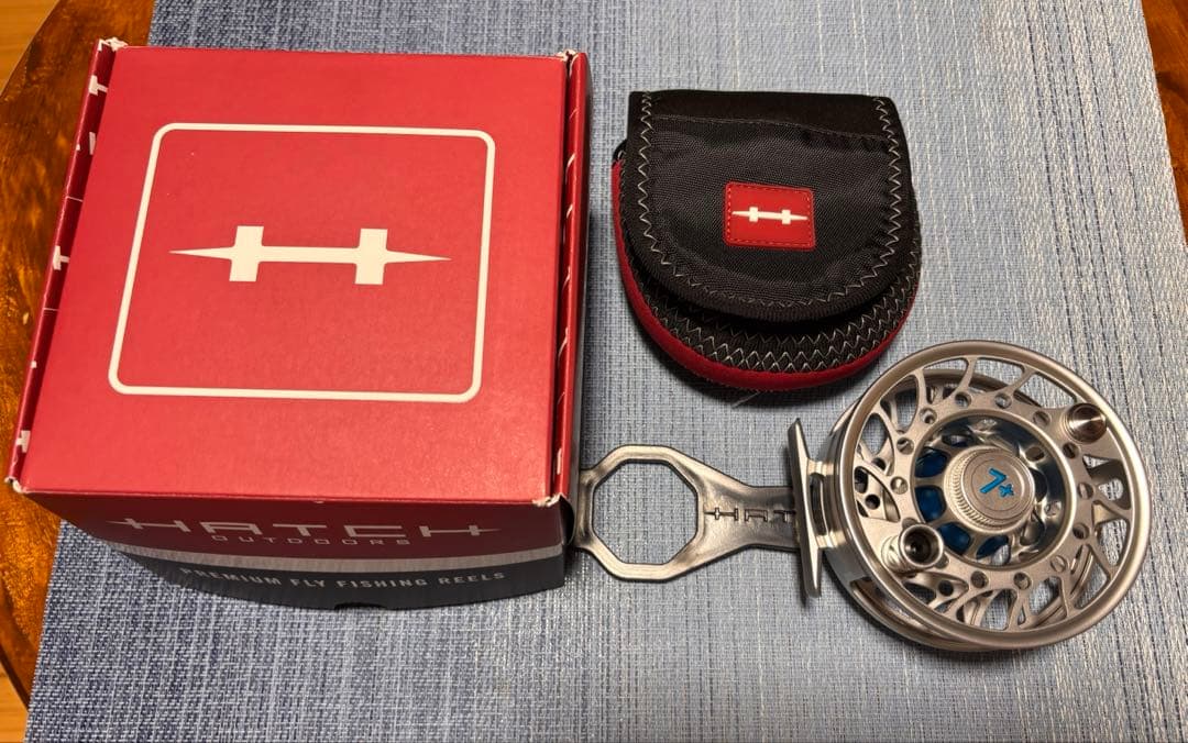 リール Hatch Iconic 7 Plus Clear/Blue Mid