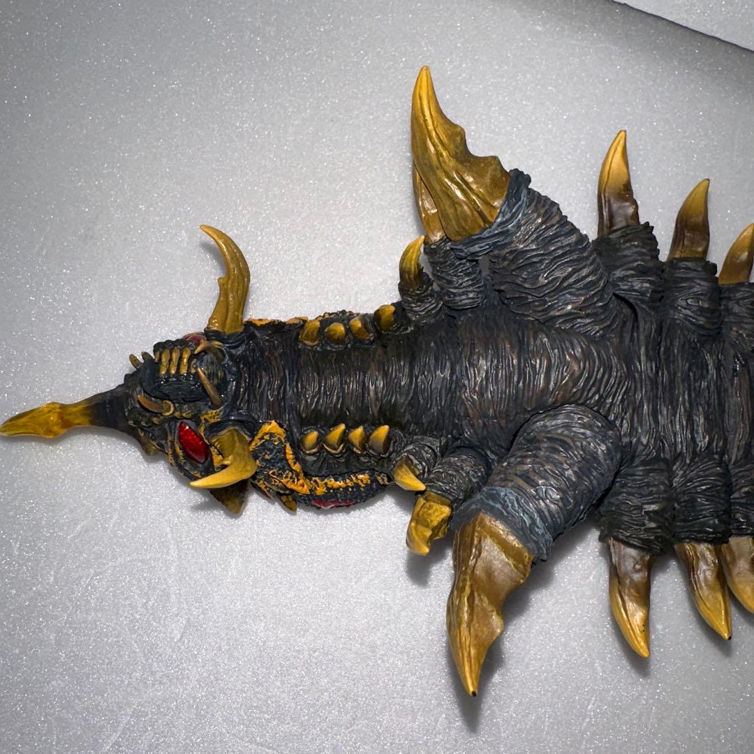 S.H.MonsterArts バトラ 幼虫 フィギュア