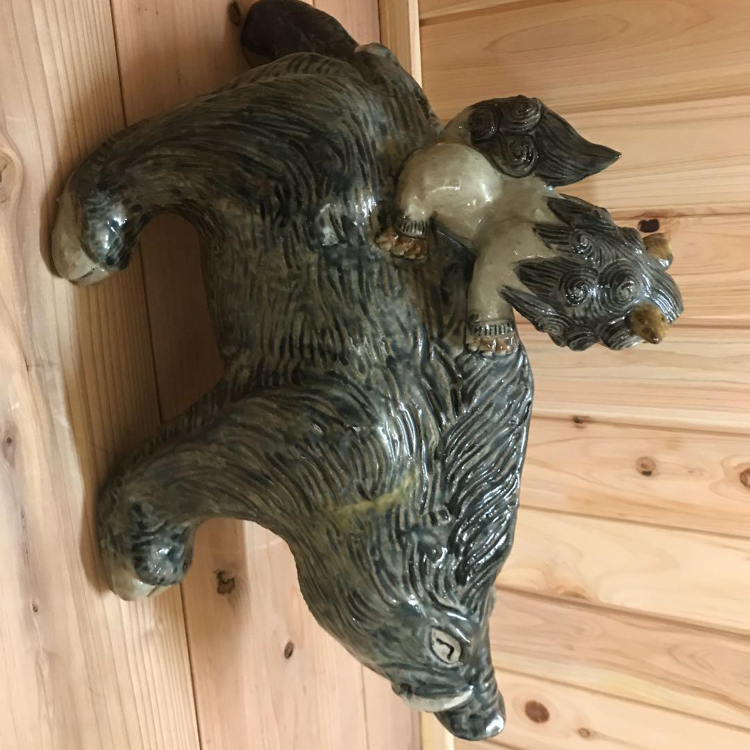 イノシシとシーサー