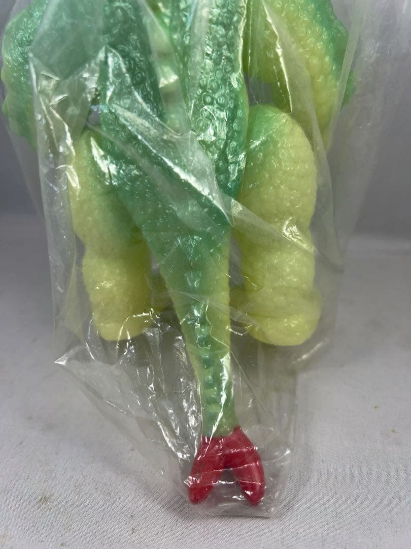 宇宙大怪獣　ギララ　イリサワ限定　蓄光成型＆赤目ver. マルサン