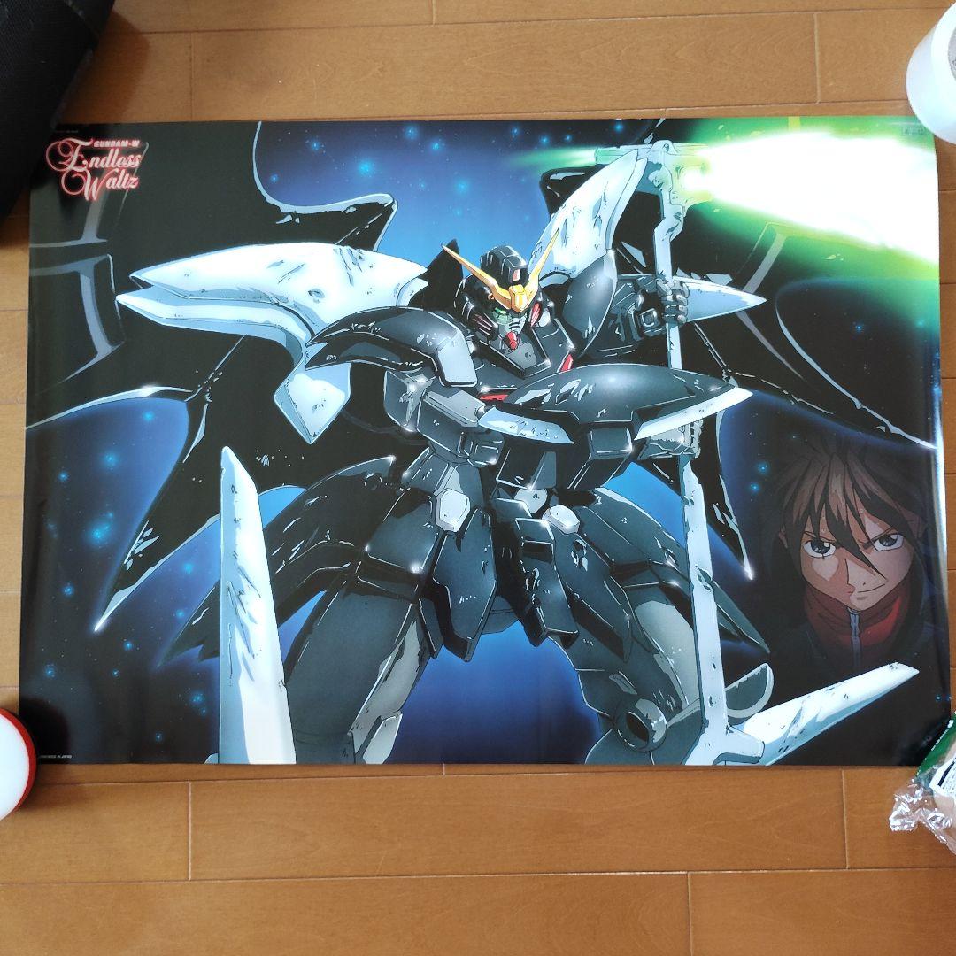 新機動戦記ガンダムW　ポスター15枚（内ミニポスター2枚）＆カレンダー1997