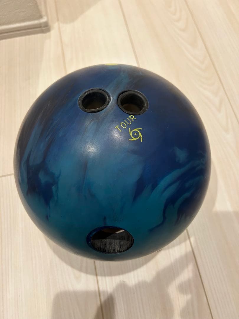 AXIOM TOUR ボウリングボール