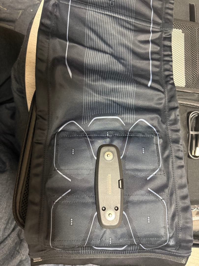 シックスパッド　パワースーツライト　アブズ　M