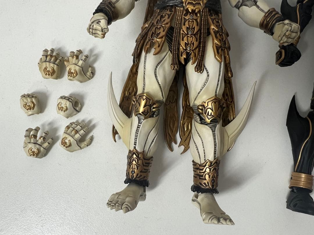 真骨頂 仮面ライダークウガ ン・ダグバ・ゼバ フィギュアーツ