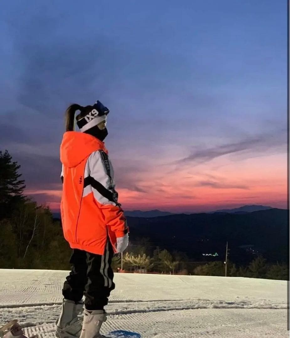 NNN エヌスリー　ウェア