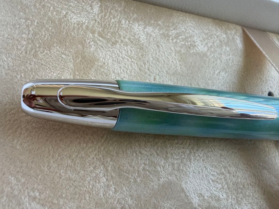 パイロット　キャップレス　睡蓮　うさぎや限定