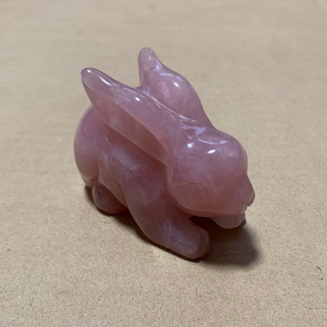 希少　ローズクォーツ　うさぎ　彫刻　置き物　恋愛