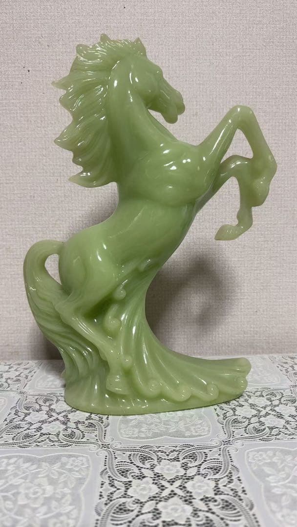 緑色の馬の彫刻 約20cm