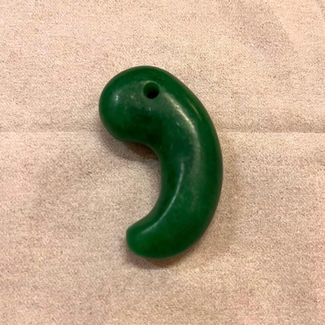 ※※最終値下げ+土日限定価格※※ 希少　古墳期　勾玉　萌葱色　翡翠