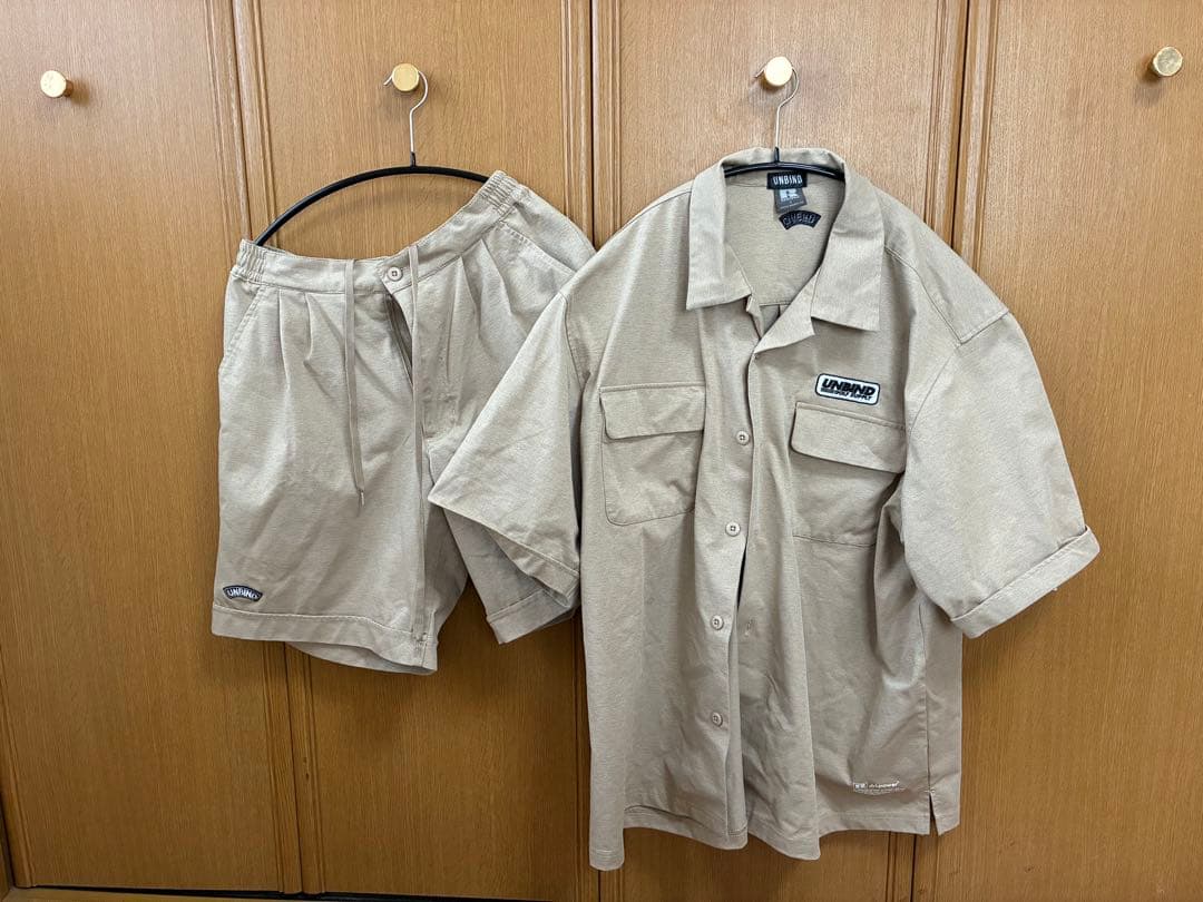 UNBIND STRETCH BUTTON ベージュ ショートパンツシャツセット
