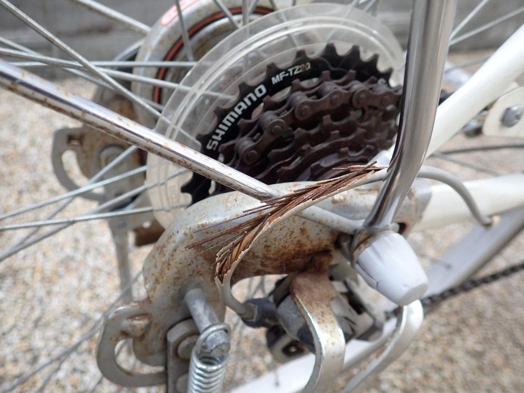 自転車　ママチャリ　ままちゃり　白色ホワイト　SHIMANO　２７インチ