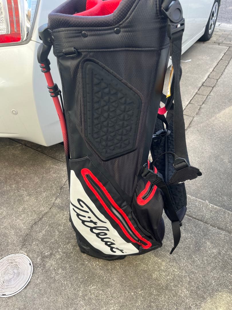 Titleist STADRY キャディバッグ ブラック/ピンク　フードなし