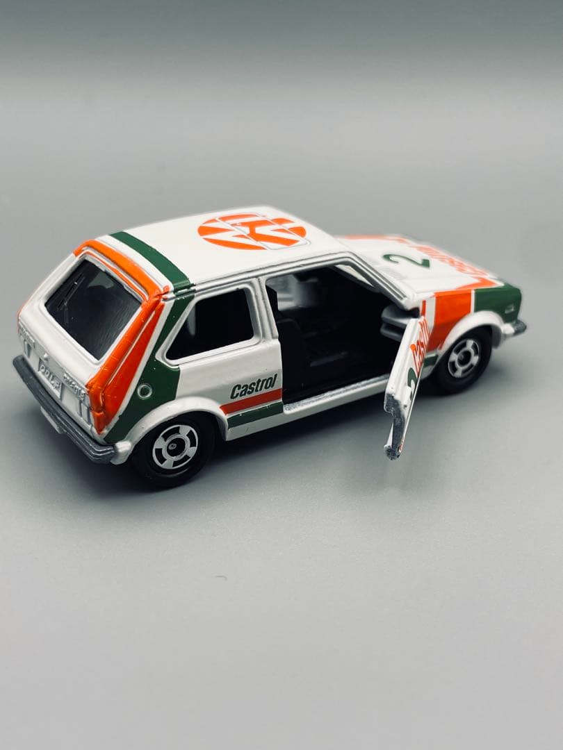 トミカ F15 Volkswagen GOLF GLE Castrol