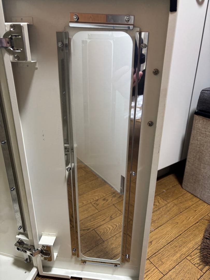 スリッパ殺菌庫保管庫 UVクリーン ガラス扉付き10足保管 (全面ホワイト塗装)