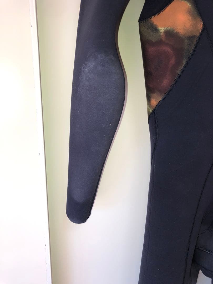 【サイズが合えばお買い得）azul セミドライ　5ミリ3ミリ　サイズML MB