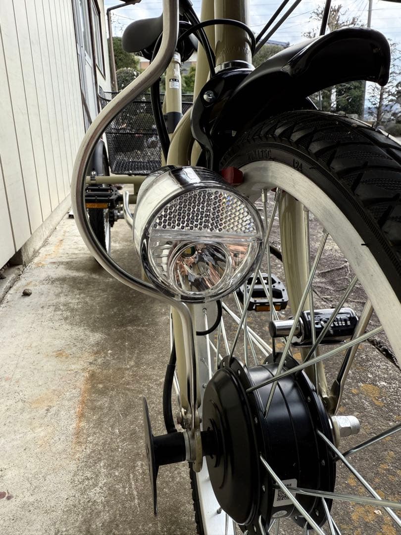 ベージュ 三輪車 前後バスケット付き