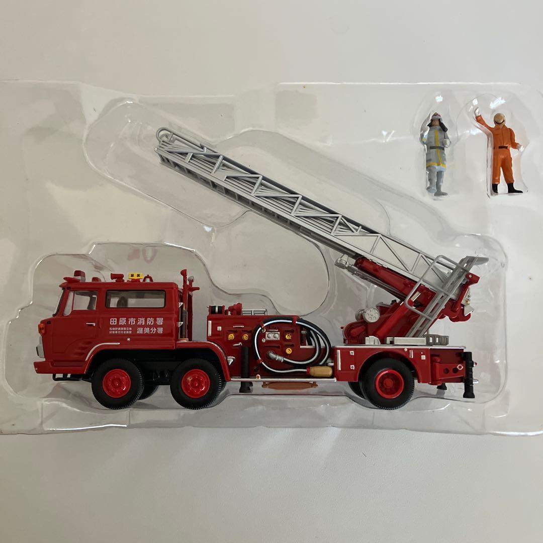 トミカリミテッドヴィンテージ 1/64☆日野はしご付 消防車