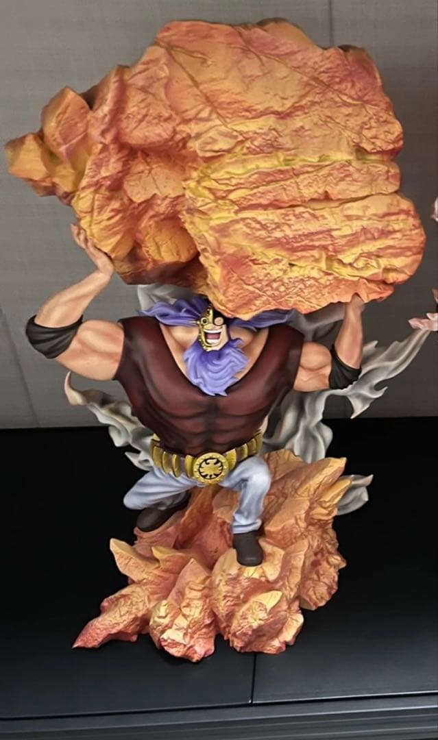 【新品】ワンピース バージェス 黒ひげ 一味 フィギュア ガレージキット