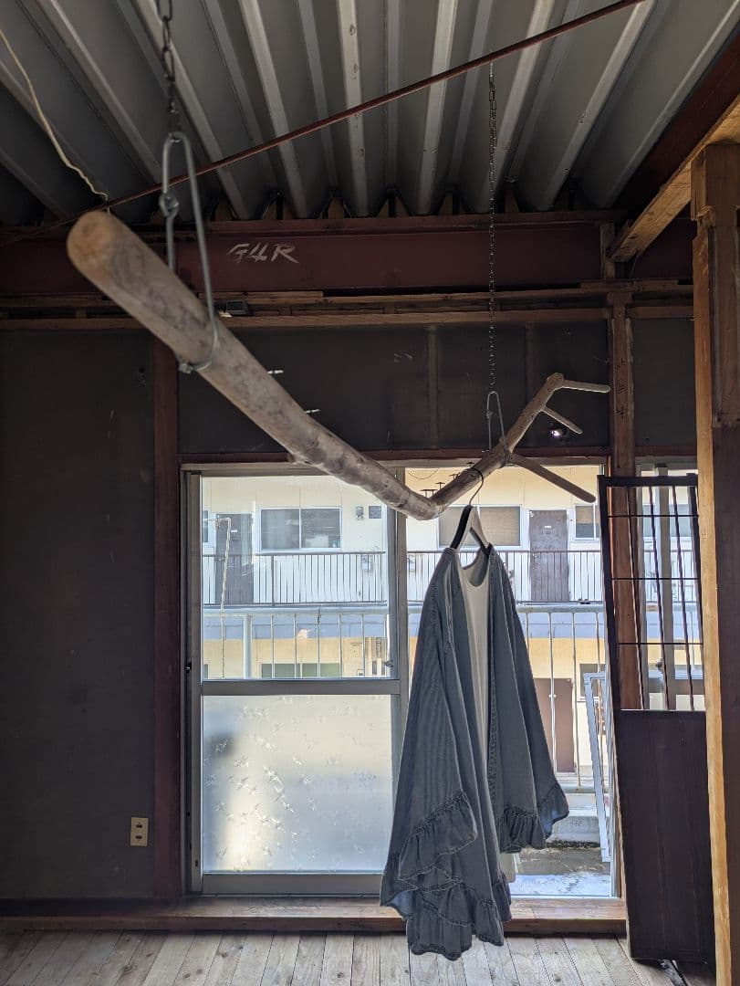 流木ハンガー 　ハンガーラック　吊り下げ式　一点物　店舗什器