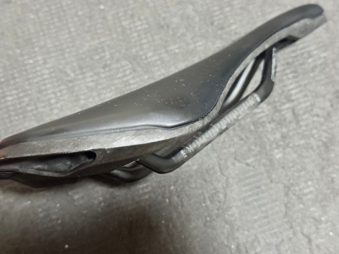 【美品】シマノプロ ステレス カーボンサドル 142mm