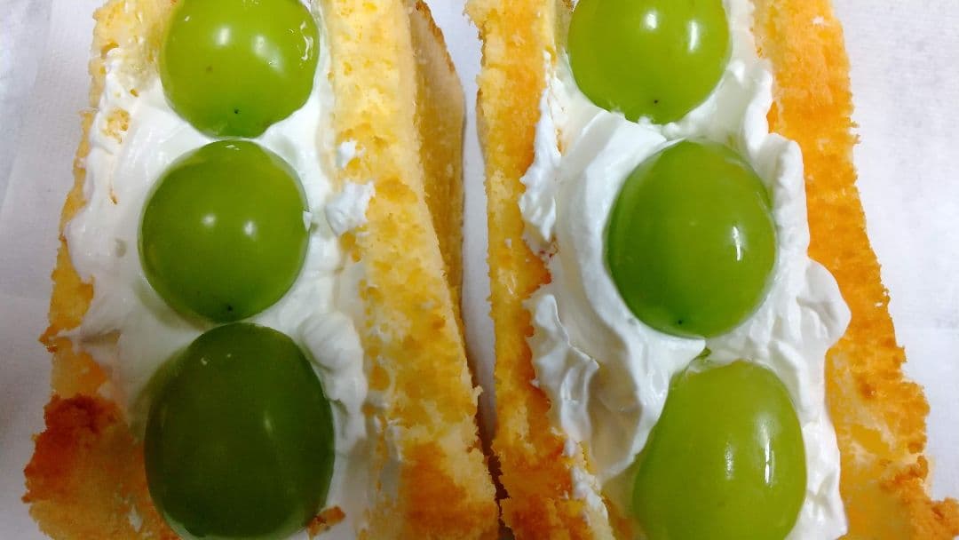 Leonページ、ケーキ、和菓子、パフェ、シフォンケーキ、サンド各種