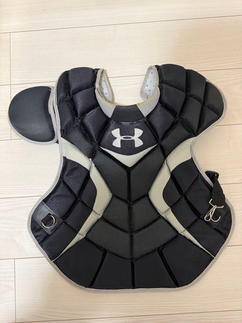 UNDER ARMOUR 硬式野球　キャッチャー用防具セット