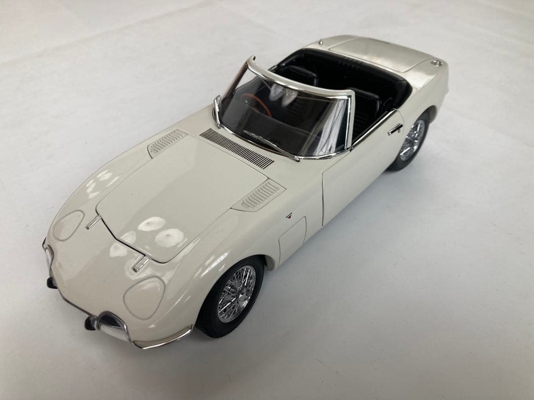 AUTOart 映画 「007は二度死ぬ」ボンドカー 1/18トヨタ2000GT