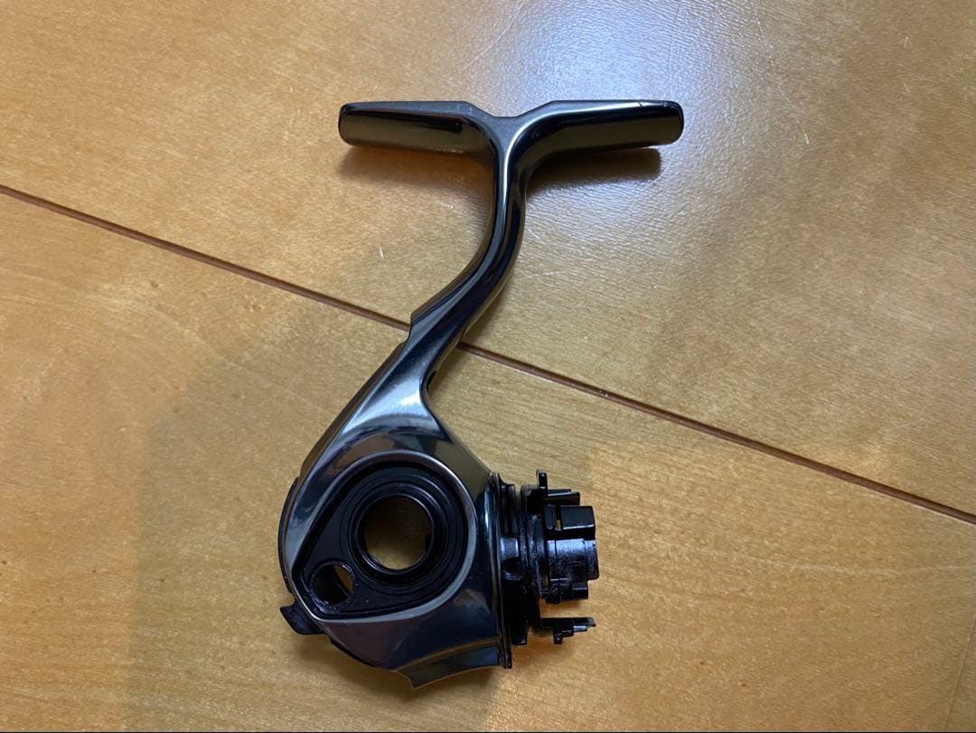 22イグジスト LT 2500S-XH ボディパーツ