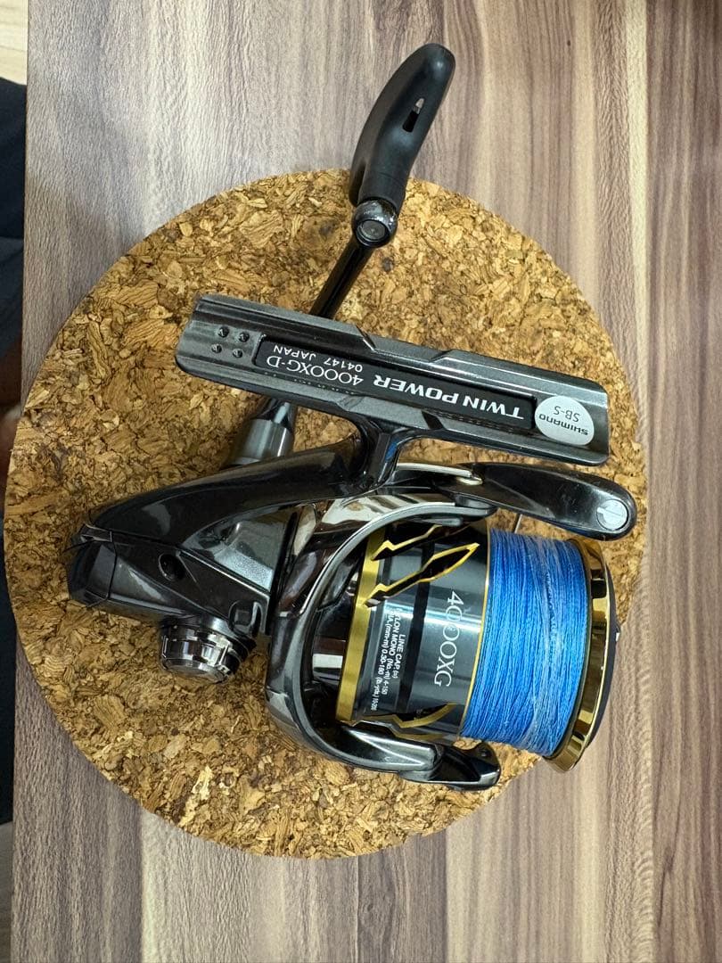 L*-様 シマノ　20ツインパワー　4000XG スピニングリール