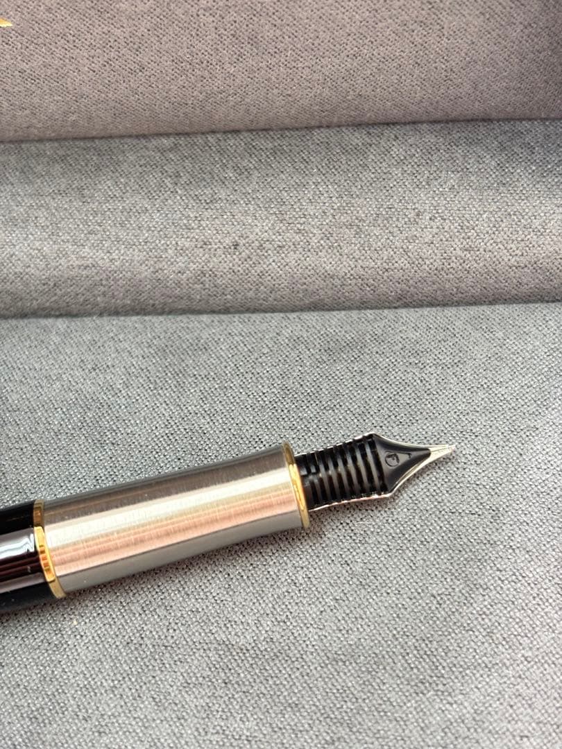 パーカー 万年筆 ソネットプレミアム メタル＆ブラックGT 細字　18K