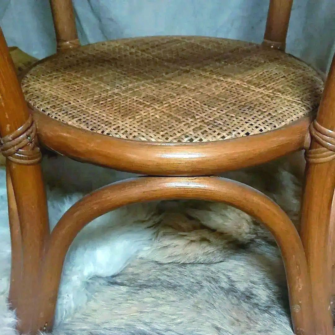 古いラタン硝子テーブル          レトロなラタン机