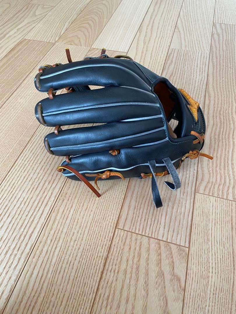 ミズノプロ硬式内野手用グローブ