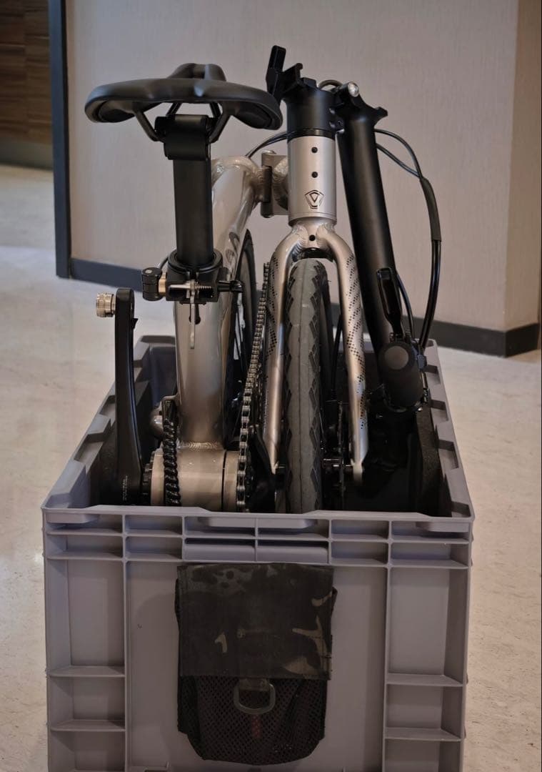 アルミ合金製 Brompton 同系 16インチ 折りたたみ自転車・9段変速