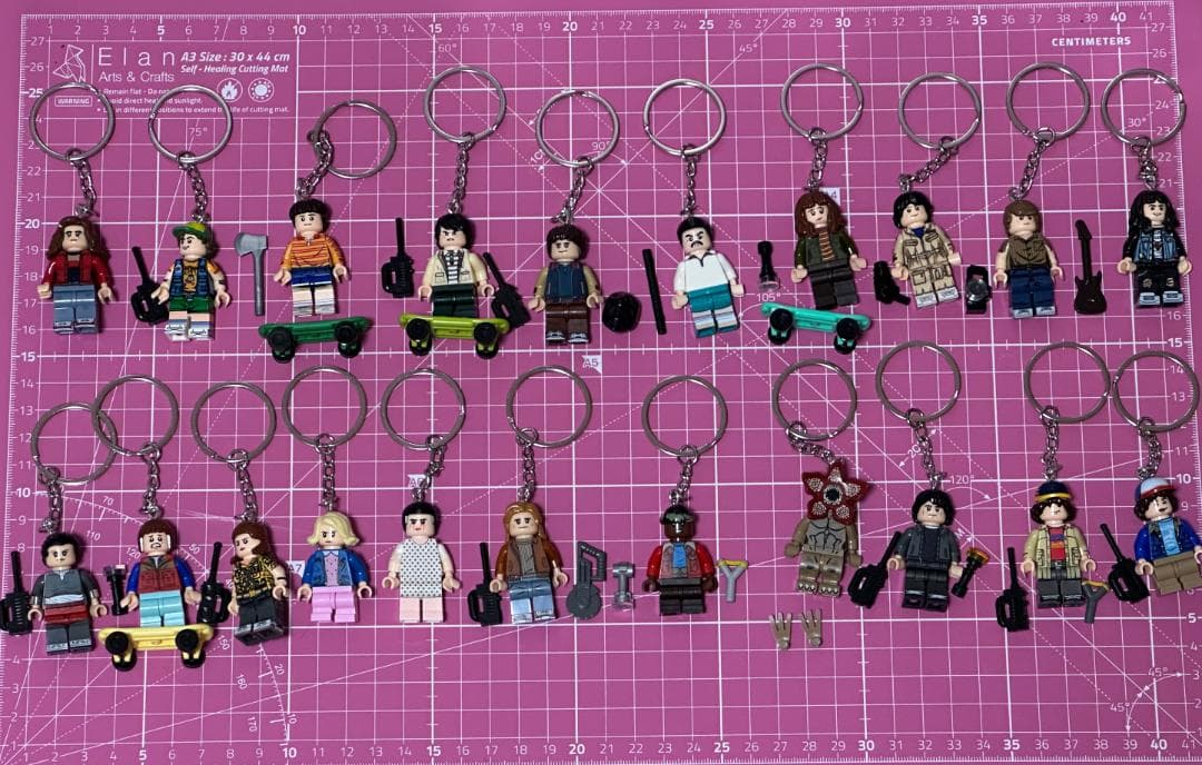 ストレンジャーシングス キャラ　21体セット パーツ付き　キーホルダー