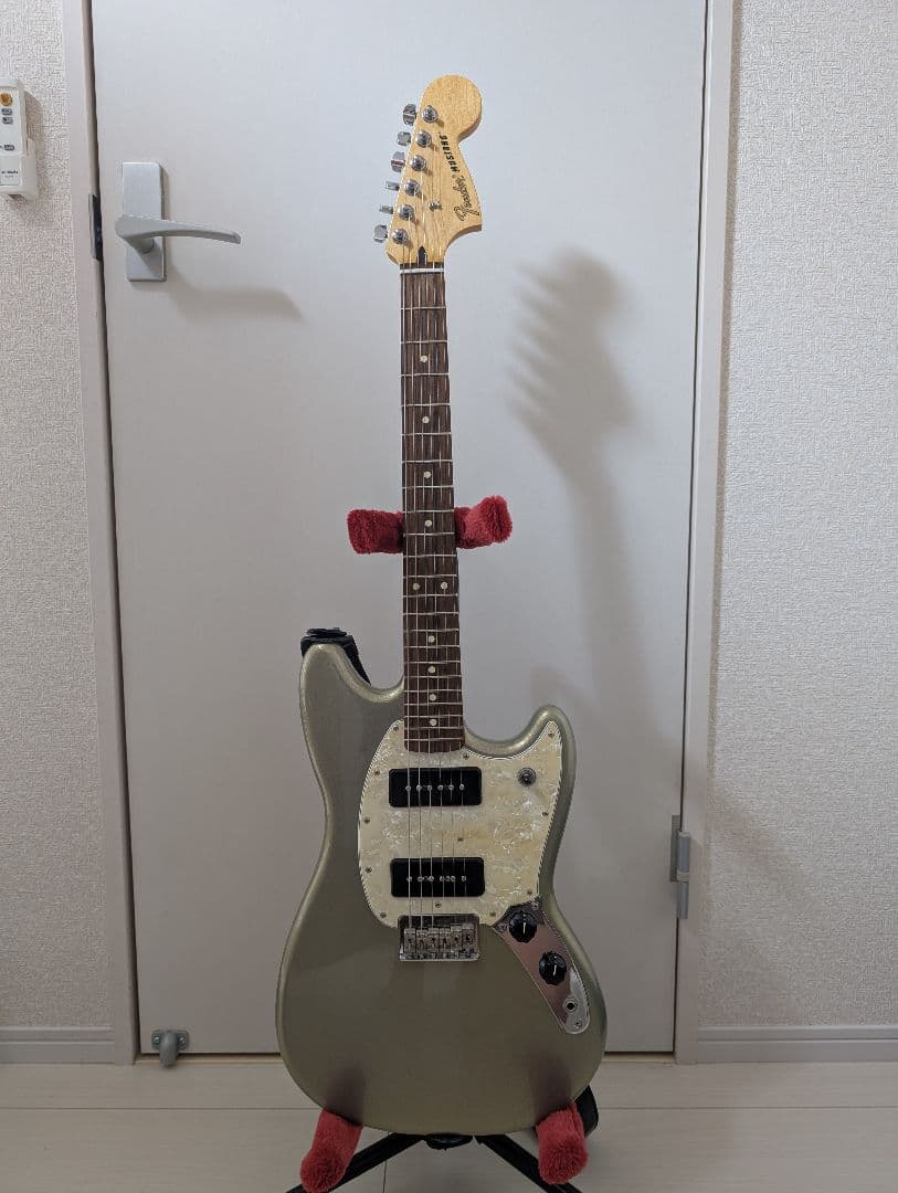 mustang fender mexico 変色したシルバーエレキギター