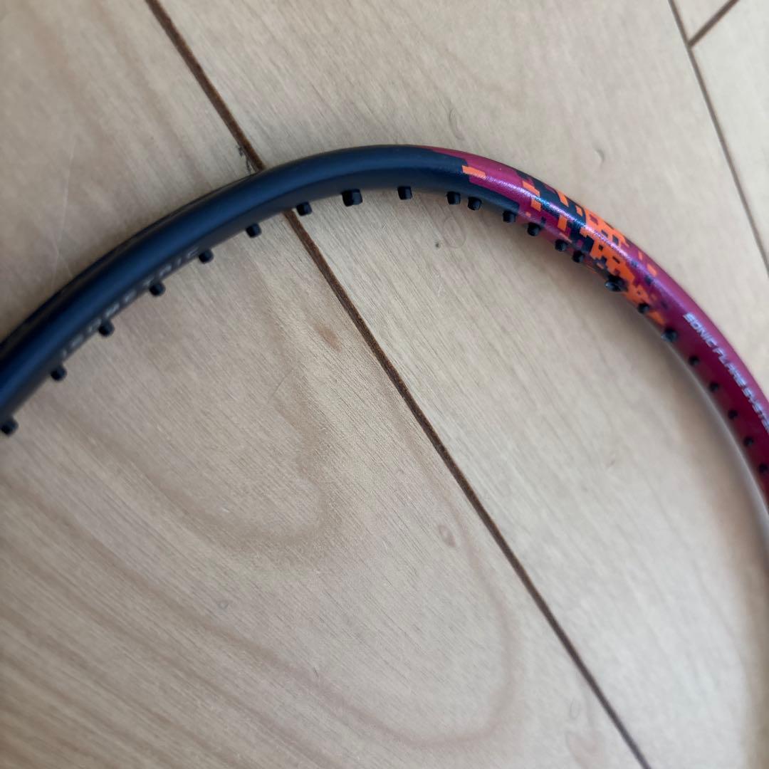 ナノフレア700 バトミントンラケット ガット、グリップなし