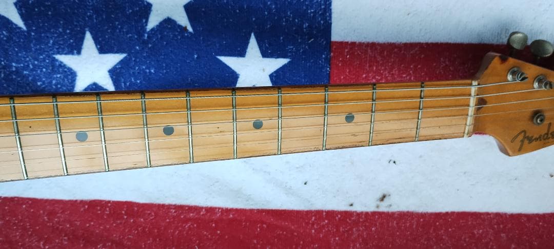 フェンダージャパン　レースセンサー付き ストラト