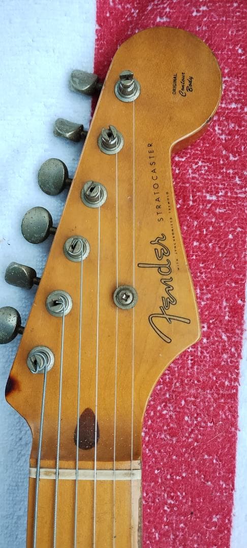 フェンダージャパン　レースセンサー付き ストラト